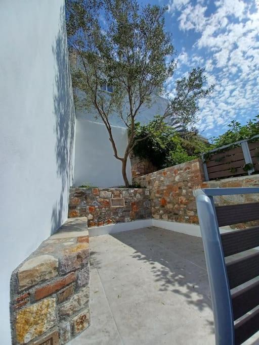 Petite Suite With Backyard. Mytilíni المظهر الخارجي الصورة