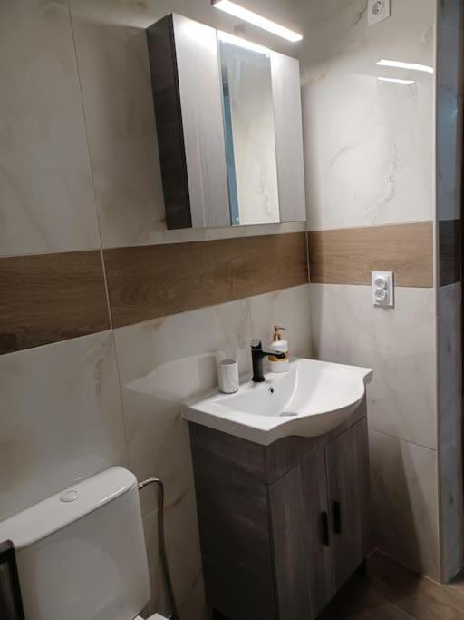 Petite Suite With Backyard. Mytilíni المظهر الخارجي الصورة